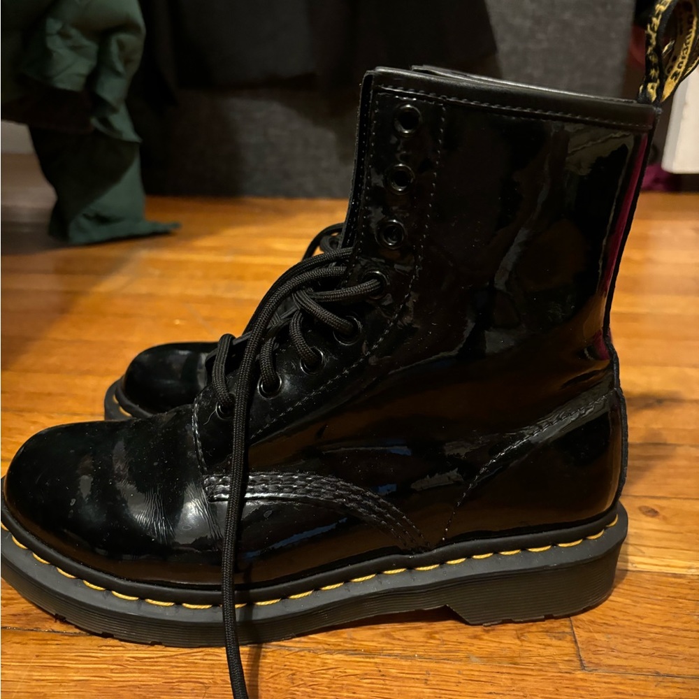Dr. Martens 1460 Women’s Patent Leather Lace Up Boots size 7